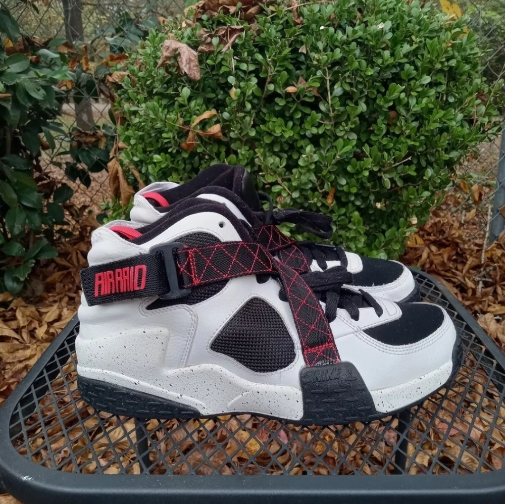 Nike Air Raid size 9